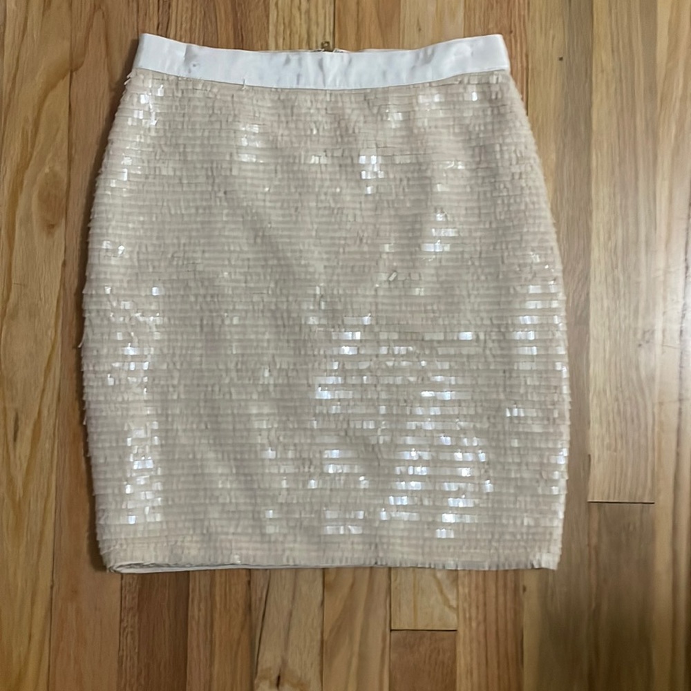 Women’s skirt, fun and sexy by Cache. Size 2 - Used Condition